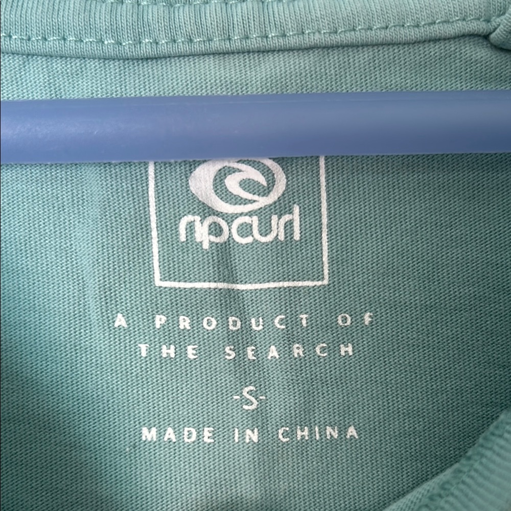 Ripcurl Crop Top - Picture 4 of 5